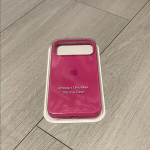Apple iPhone 17 Pro Max Silicone Case - Fuchsia Pink